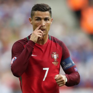 爱游戏体育-独家现场直播：赛场内外的精彩瞬间，现场直播吧